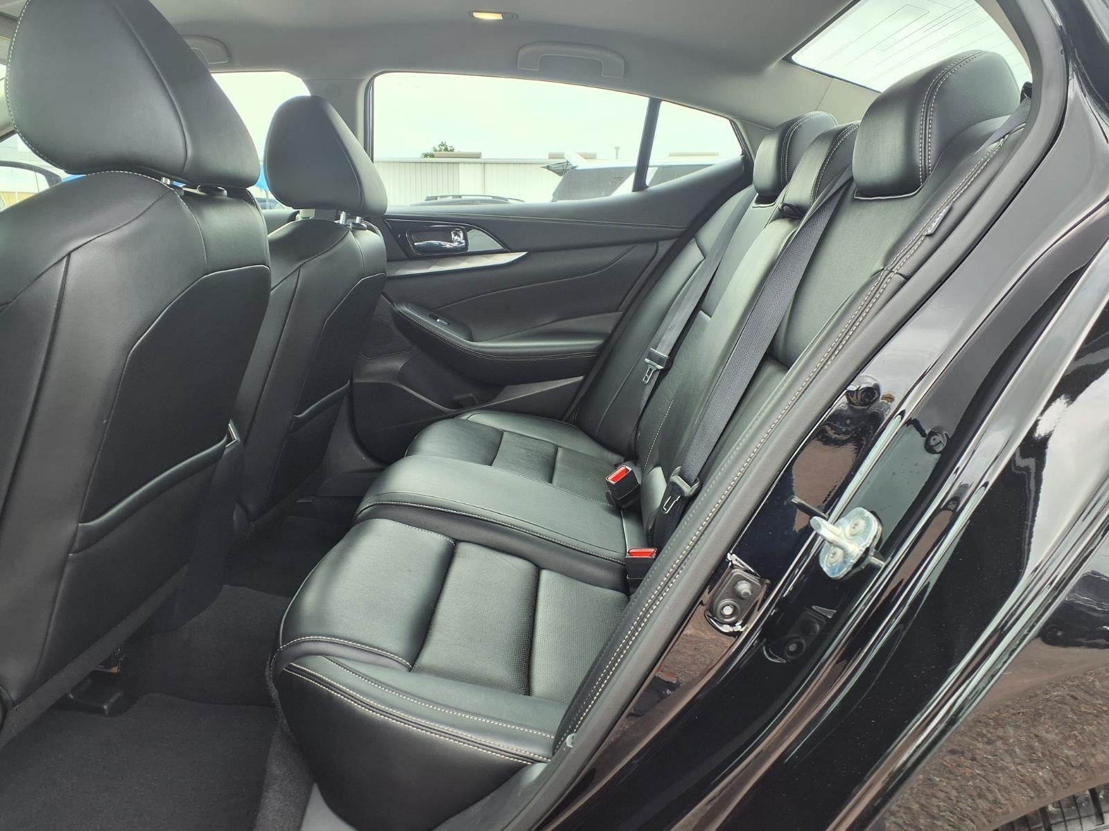 2023 Nissan Maxima — detail view